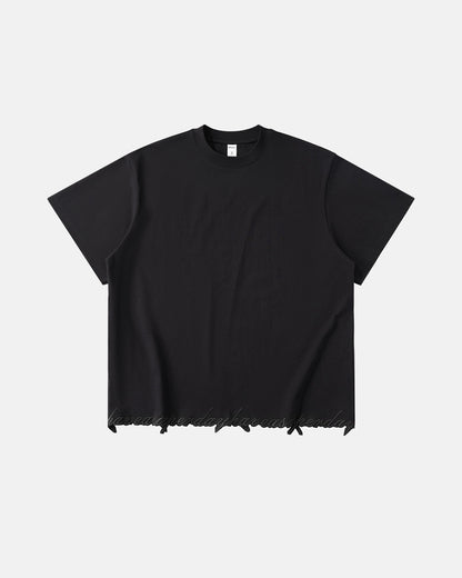 Frayed hem t-shirt with tonal embroidery close-up