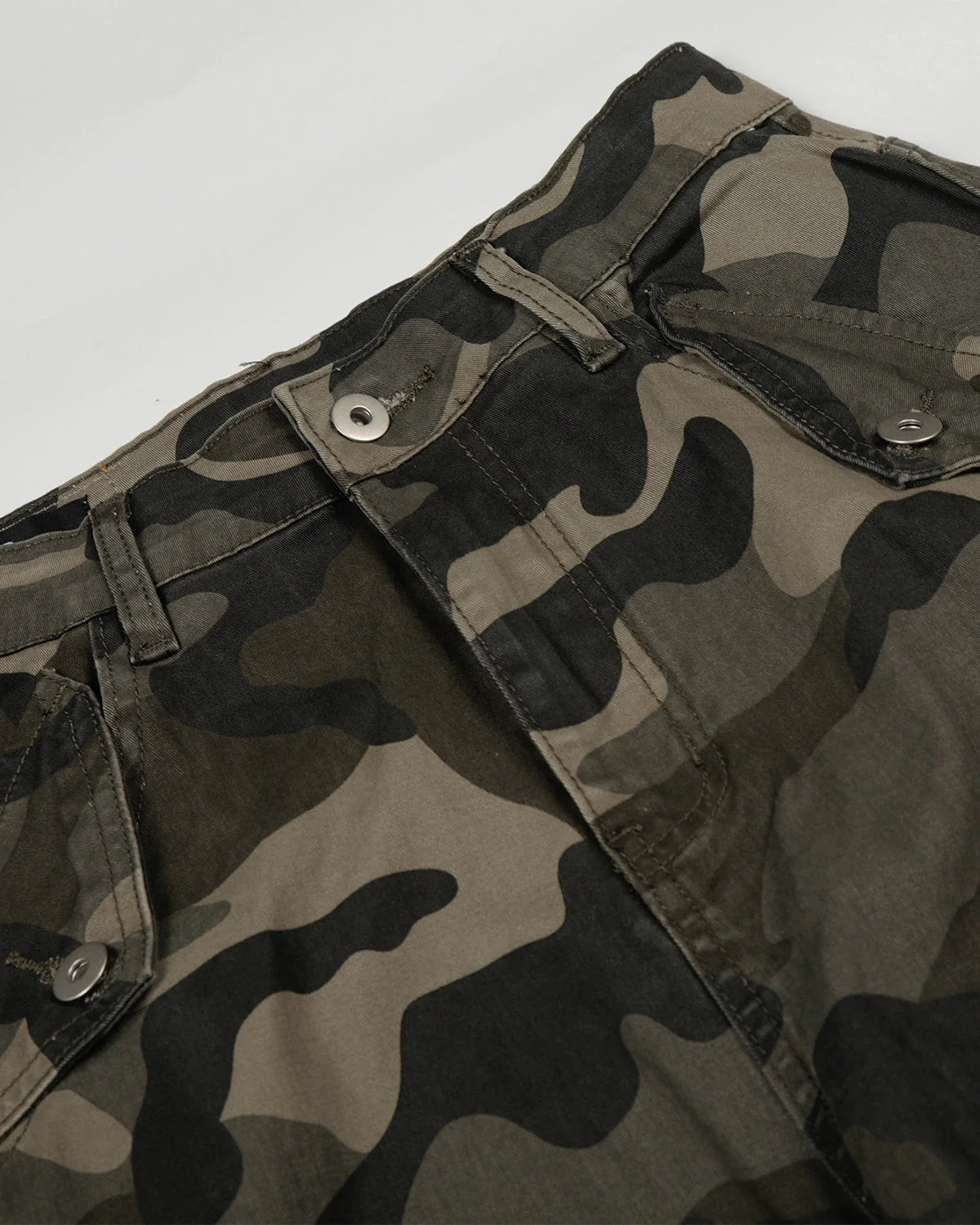 Multi-pockets Camo Barrel Cargo Pants | LCDEGO Streetwear