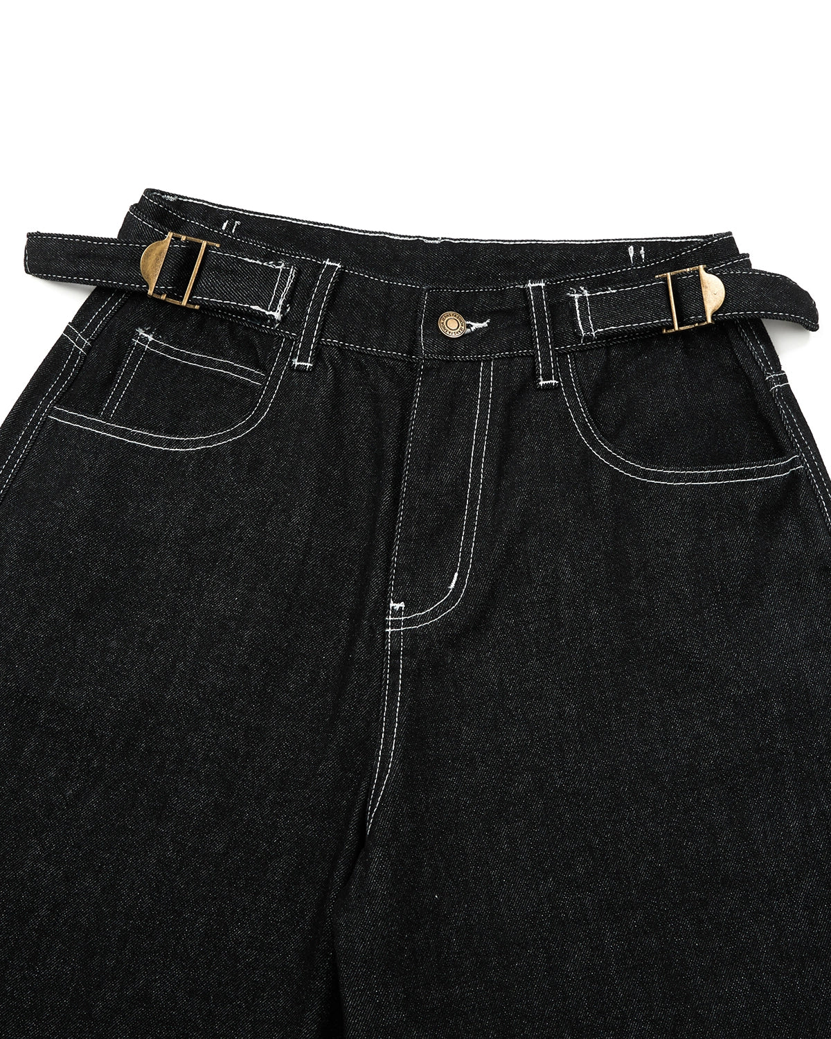 mens baggy jorts styled with relaxed streetwear silhouette