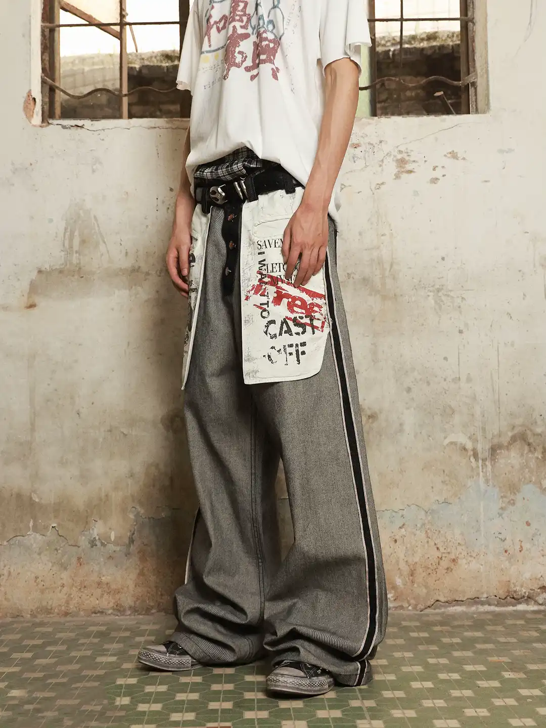 Distressed Reverse Design Baggy Jeans | LCDEGO Streetwear