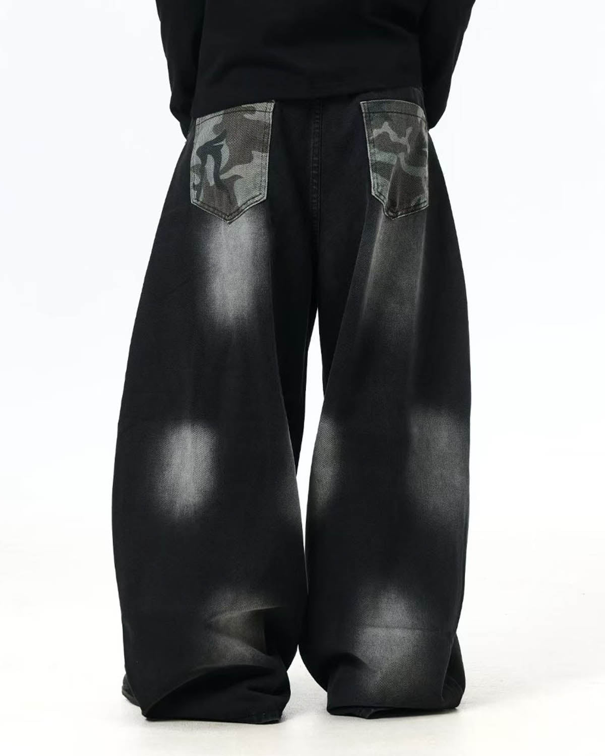 Spray Graphic Camo Barrel Jeans | LCDEGO Streetwear